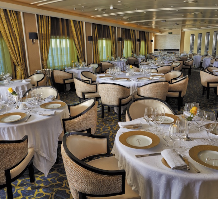 Круизный лайнер Seven Seas Voyager