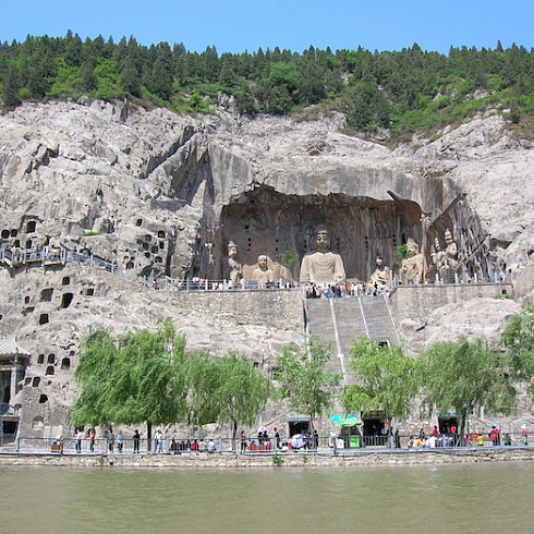 Пещеры Лунмэнь (Longmen Grottoes). Китай