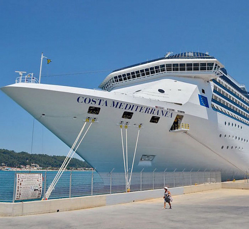 Круизный лайнер Costa Mediterranea