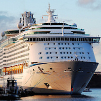 Круизный лайнер Adventure of the Seas
