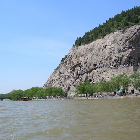 Пещеры Лунмэнь (Longmen Grottoes). Китай