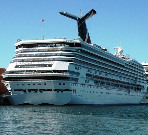 Круизный лайнер Carnival Triumph